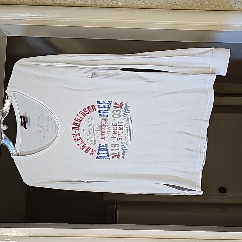 Harley Davidson long sleeve white tshirt. Tote 4.